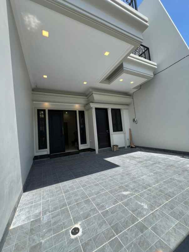 dijual rumah al azhar rawamangun
