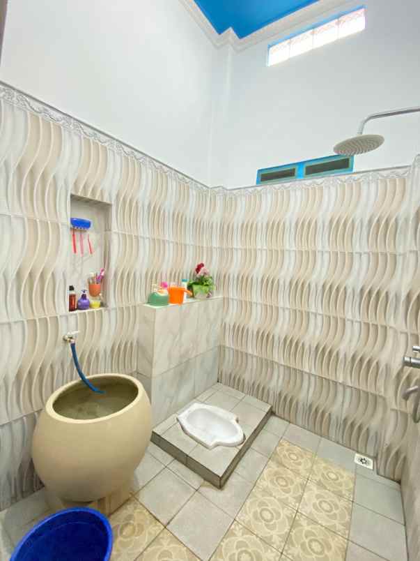 dijual rumah alamat jln pondok kacang