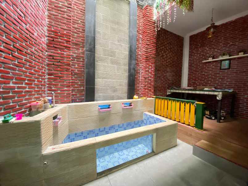 dijual rumah alamat jln pondok kacang