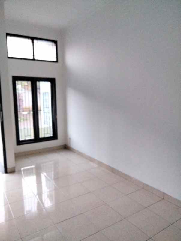 dijual rumah antapani