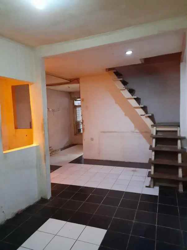 dijual rumah antapani