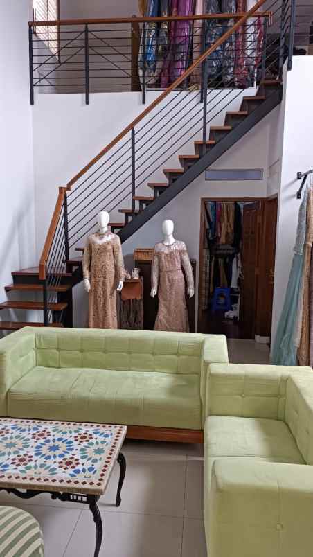 dijual rumah arcamanik endah