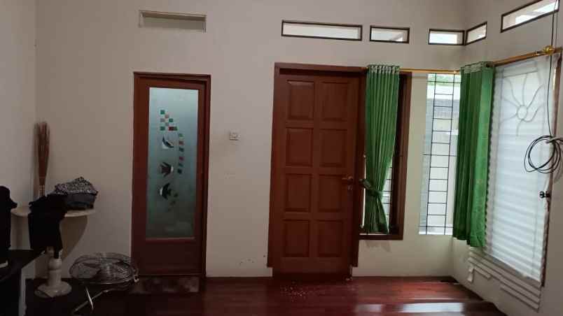 dijual rumah arcamanik endah