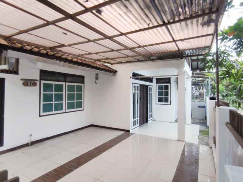 dijual rumah arcamanik endah