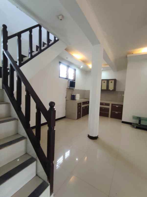 dijual rumah arcamanik endah