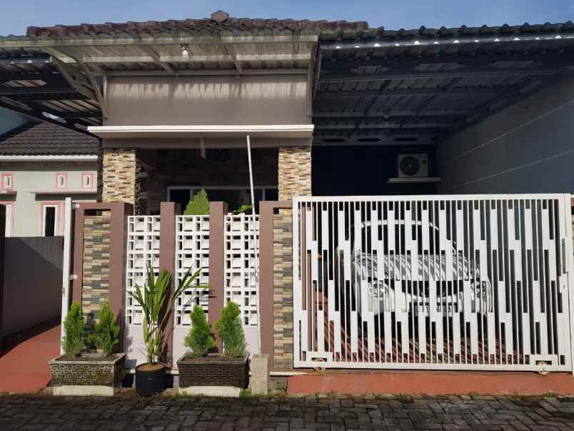 dijual rumah arjowinangun