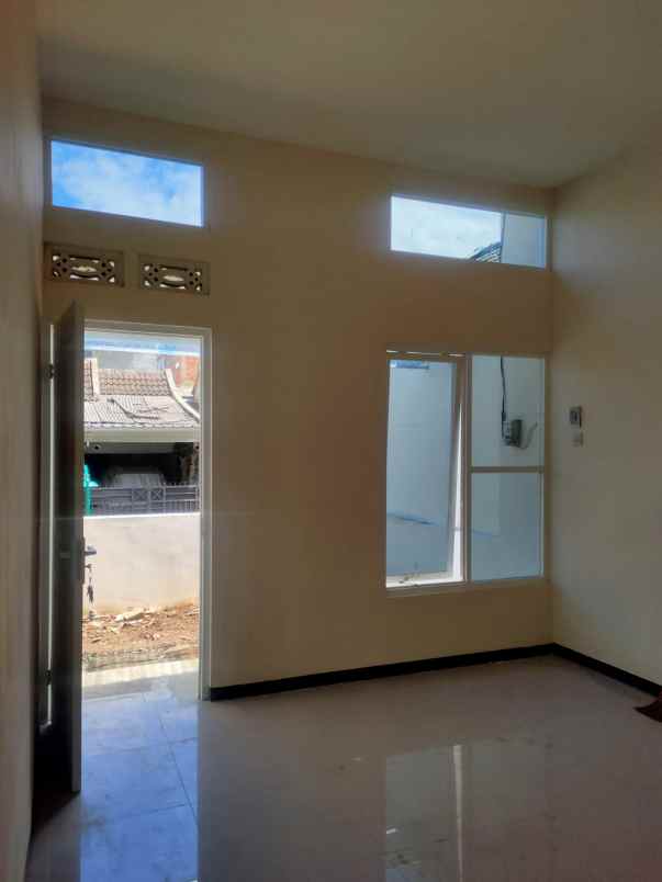 dijual rumah asrikaton pakis malang