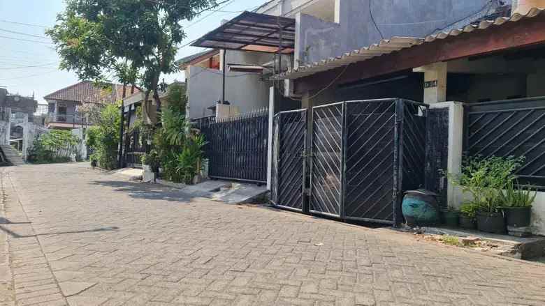 dijual rumah bagus siap huni semolowaru elok surabaya