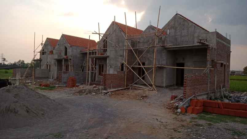 dijual rumah baki sukoharjo