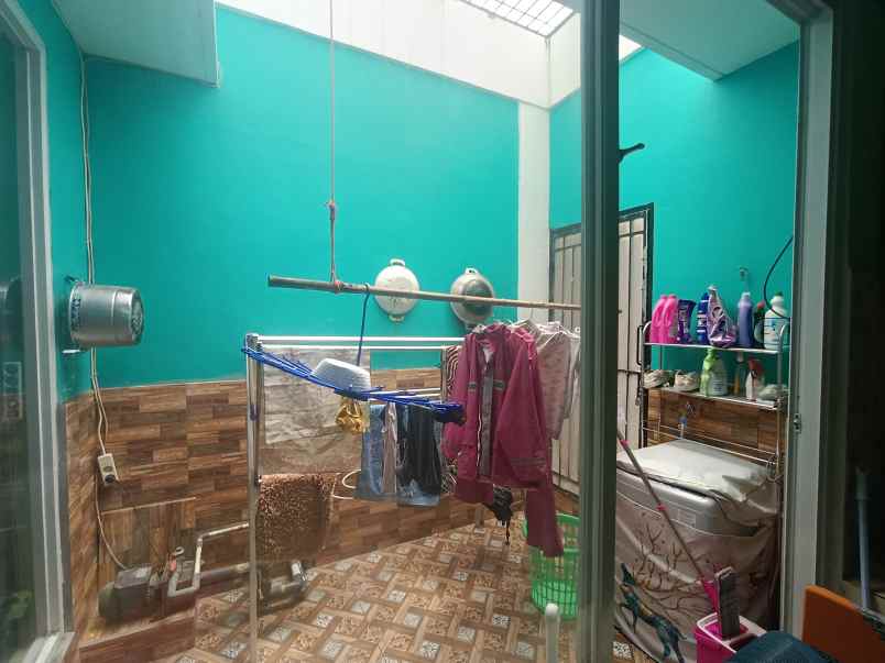 dijual rumah bambu apus