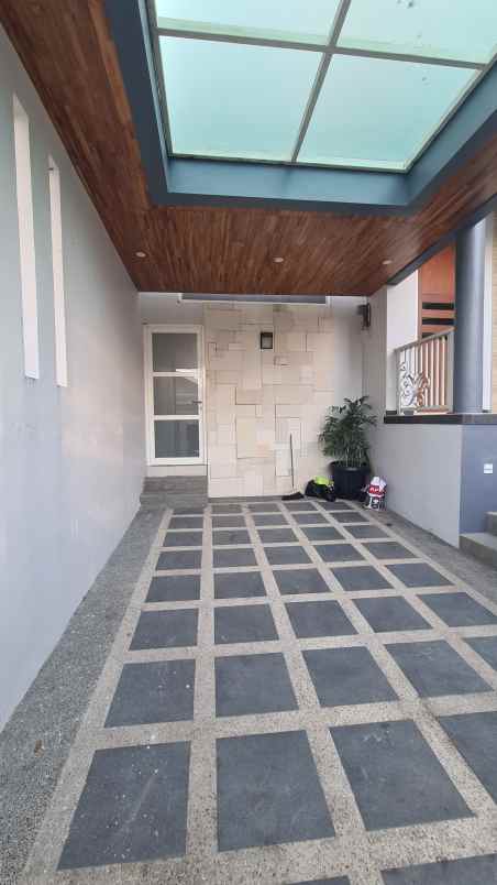 dijual rumah batu