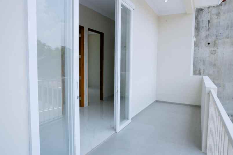 dijual rumah belakang hotel hyatt yogyakarta