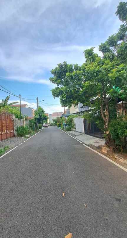 dijual rumah billymoon pondok kelapa