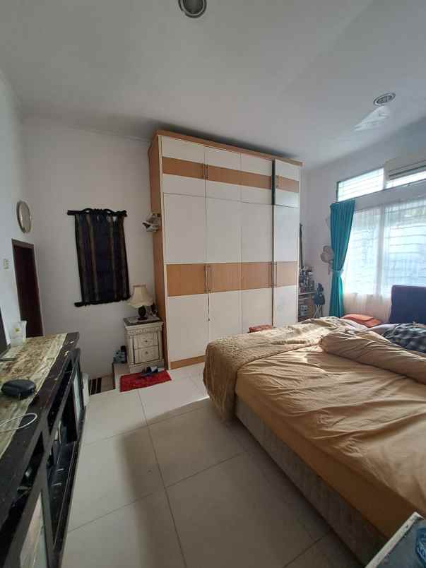 dijual rumah billymoon pondok kelapa