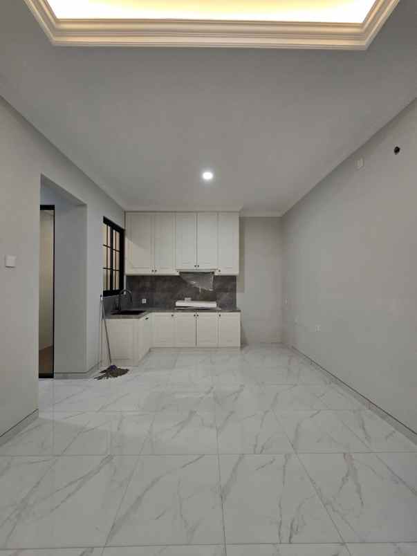 dijual rumah billymoon pondok kelapa