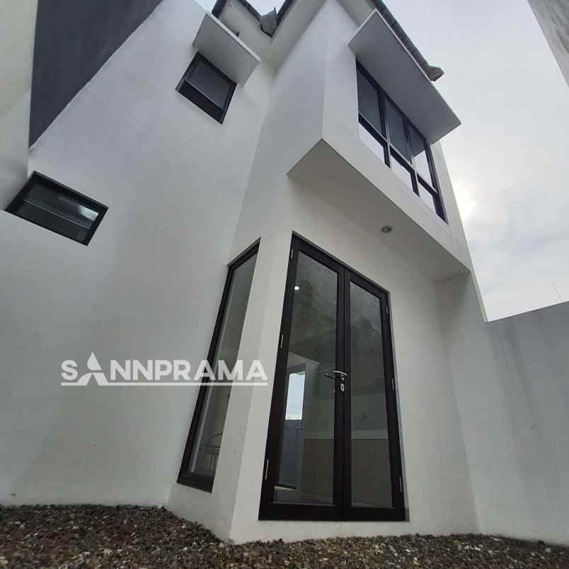 dijual rumah buaran serpong