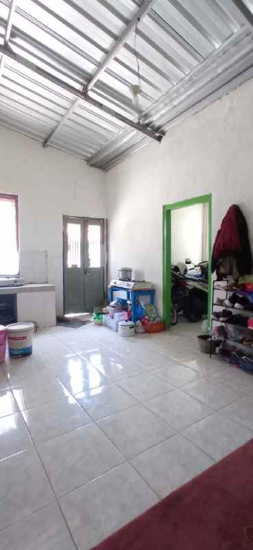 dijual rumah bubutan