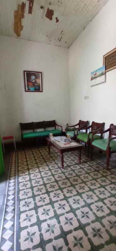 dijual rumah bubutan