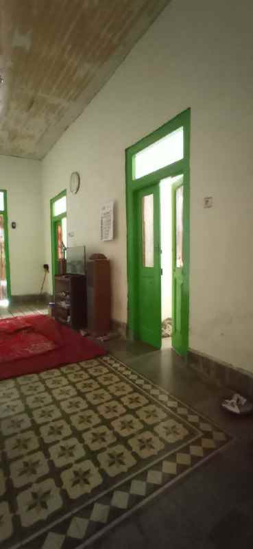 dijual rumah bubutan