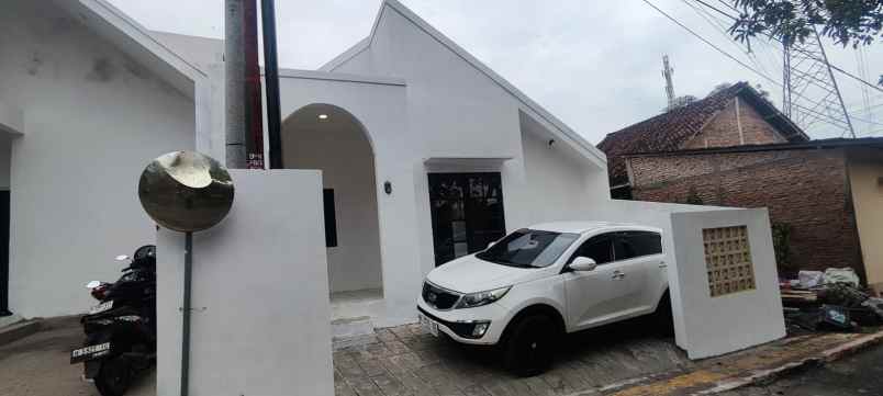dijual rumah bukit kencana jaya