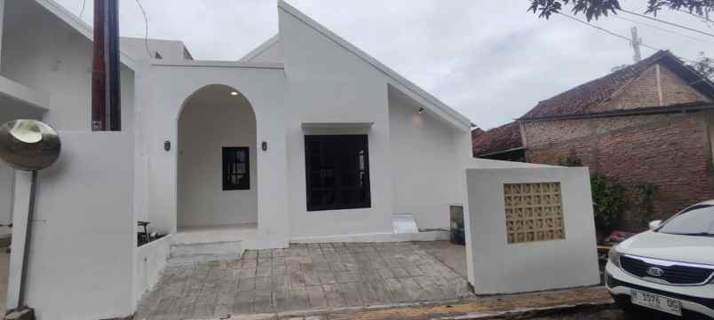 dijual rumah bukit kencana jaya