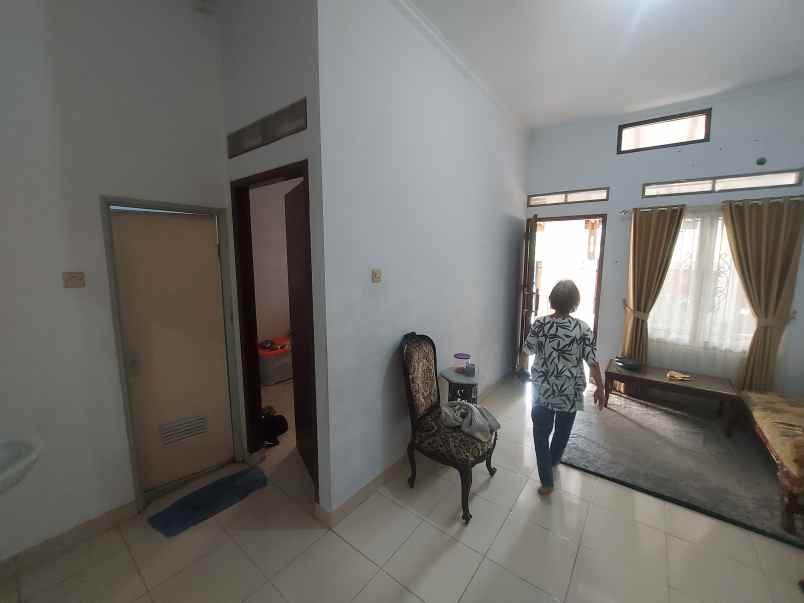 dijual rumah bukit waringin