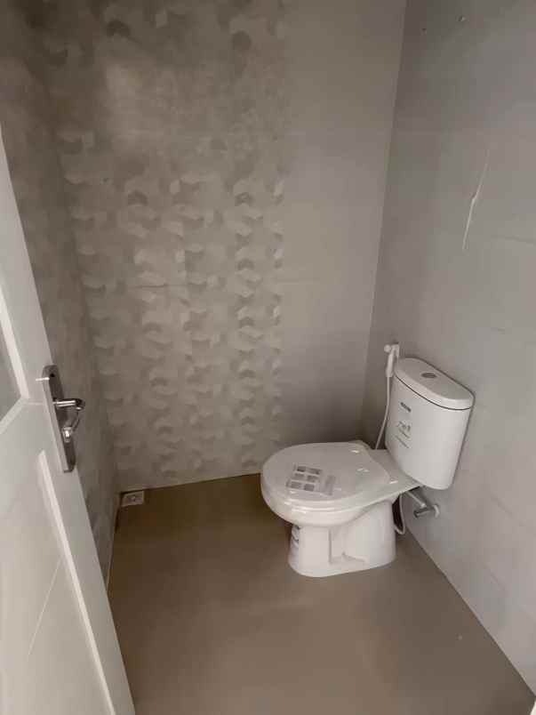 dijual rumah bulusan