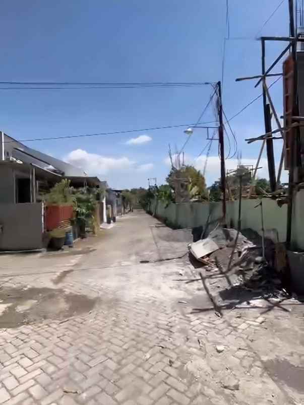 dijual rumah bulusan