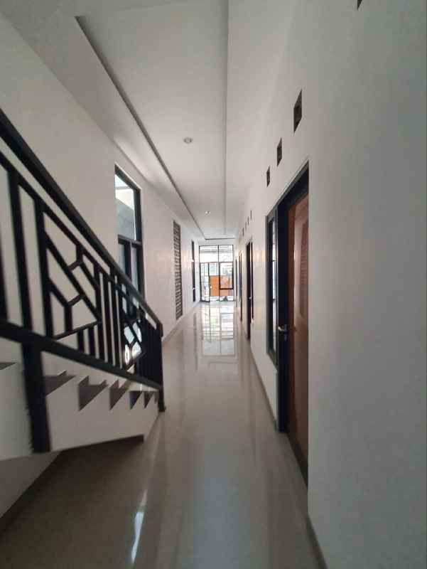 dijual rumah bumi marina emas