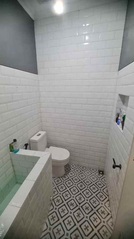 dijual rumah bumi wanamukti