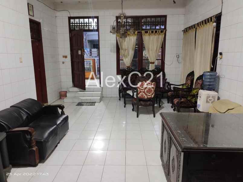 dijual rumah cempaka baru kemayoran