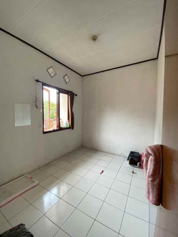 dijual rumah cihanjuang bawah