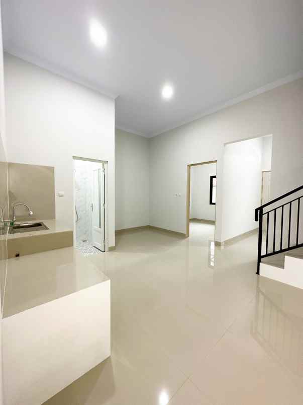 dijual rumah cijantung
