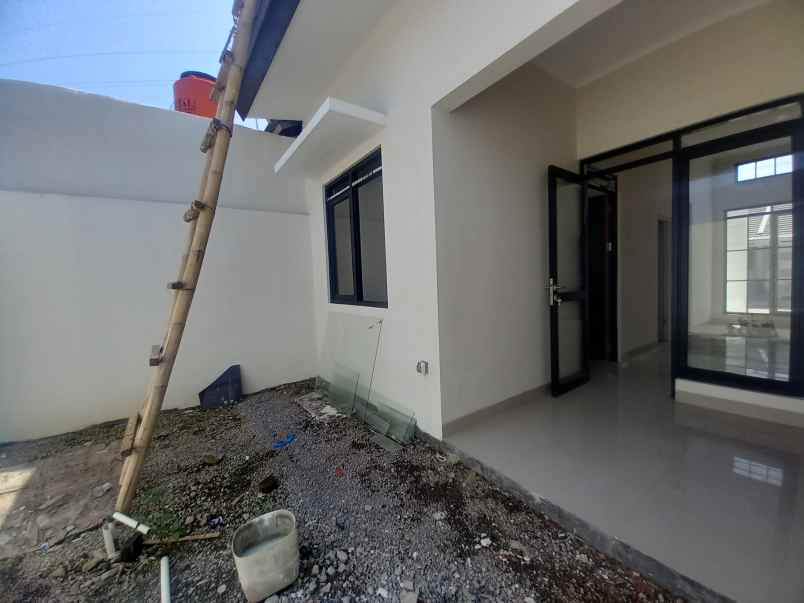 dijual rumah cikoneng