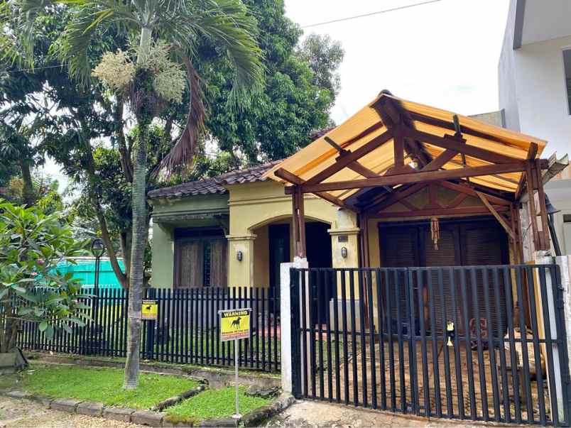 dijual rumah cinere