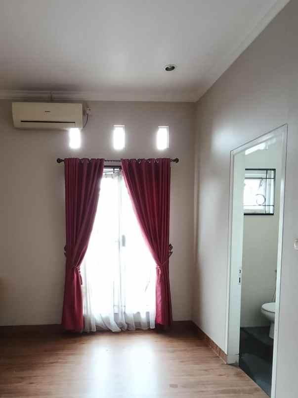 dijual rumah cipinang besar