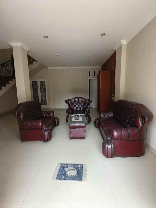 dijual rumah cipinang besar