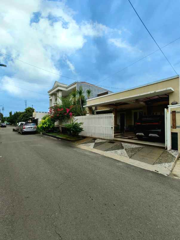 dijual rumah cipinang besar