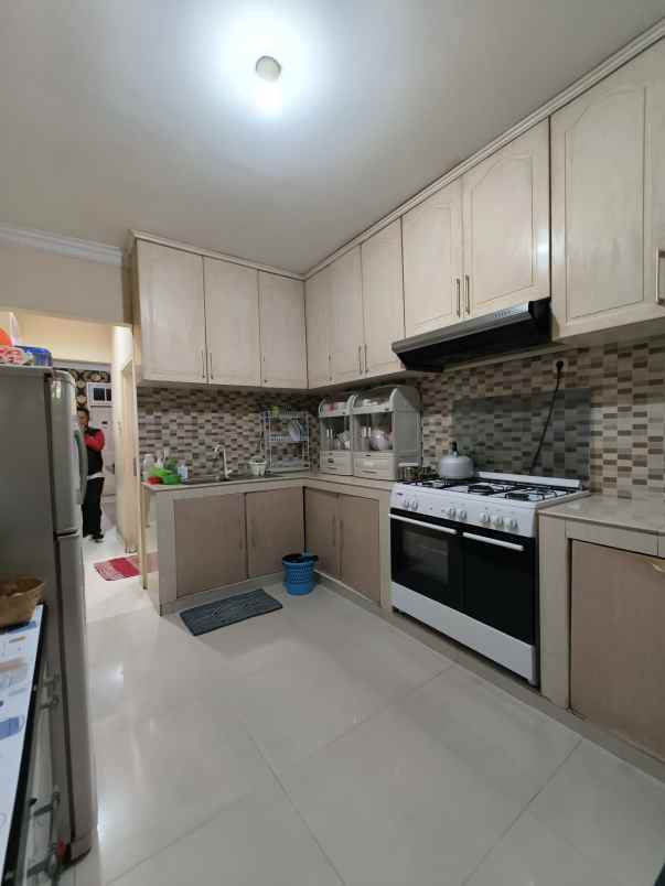 dijual rumah cipinang besar