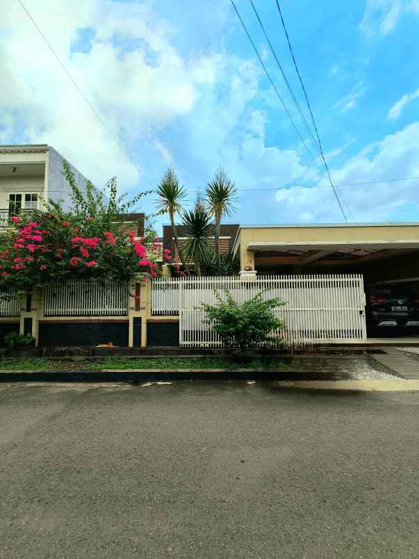 dijual rumah cipinang besar