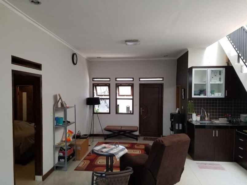 dijual rumah cisasawi cihanjuang