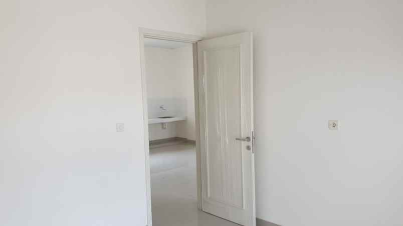 dijual rumah cluster abira suvarna sutera tangerang