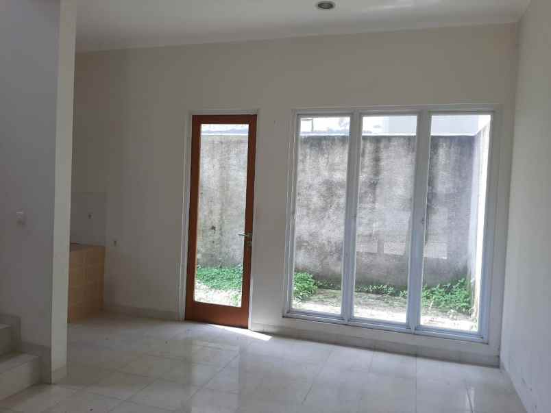 dijual rumah cluster jl pulo