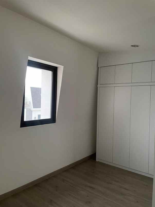 dijual rumah cluster maison de wisteria