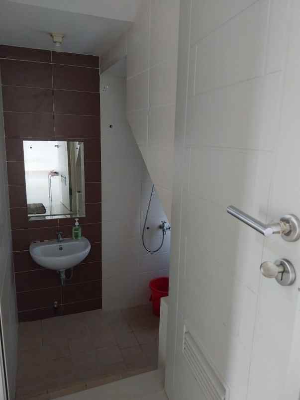 dijual rumah cluster monte farella