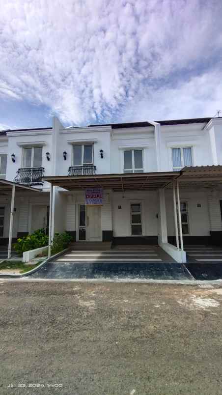 dijual rumah cluster monte torena