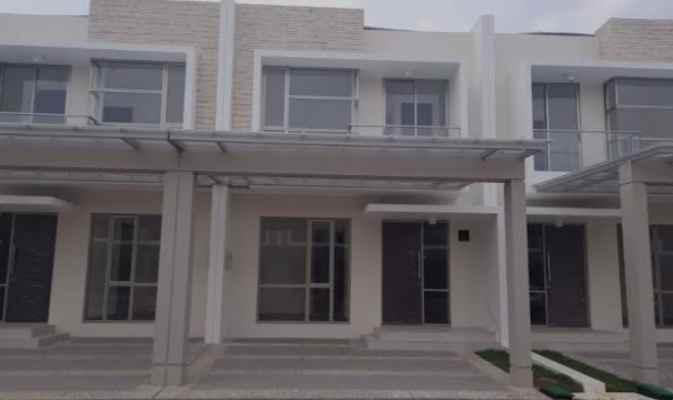 dijual rumah cluster scarlet pik2