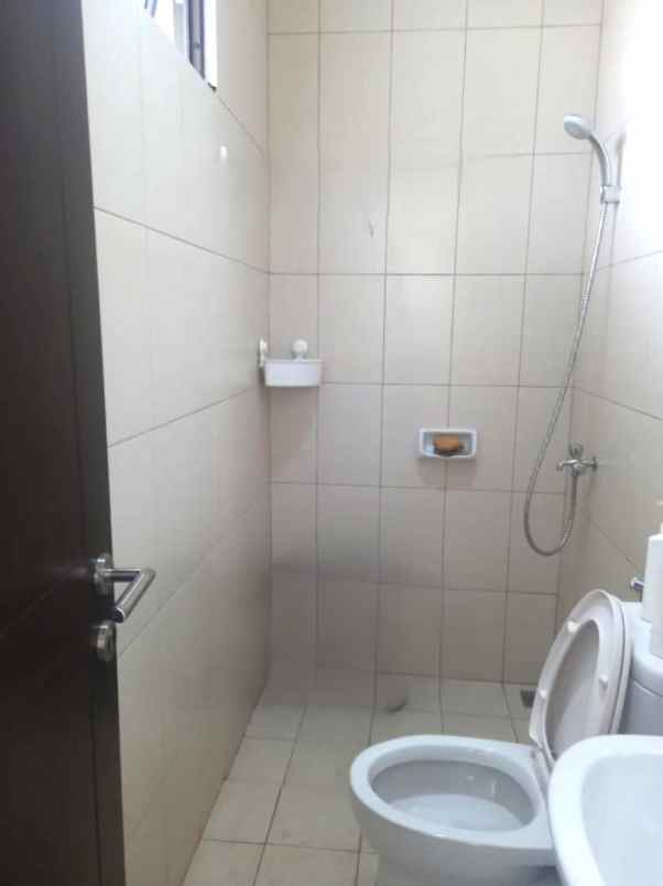 dijual rumah cluster shinano jgc