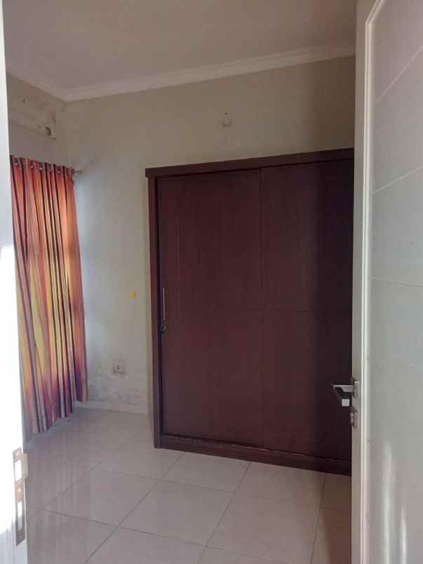 dijual rumah cluster teresta metland