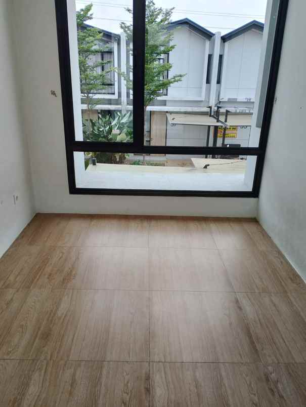 dijual rumah cluster travertine lippo